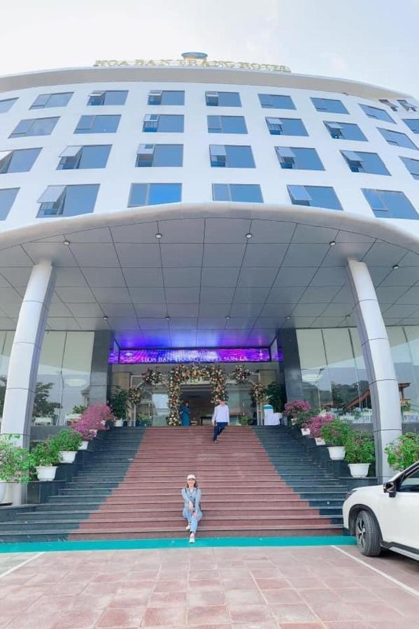 Hotel Khach San Hoa Ban Trang à Son La Extérieur photo