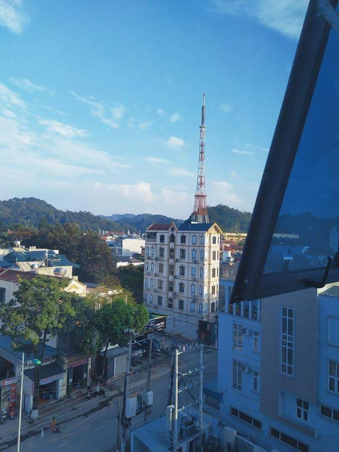 Hotel Khach San Hoa Ban Trang à Son La Extérieur photo